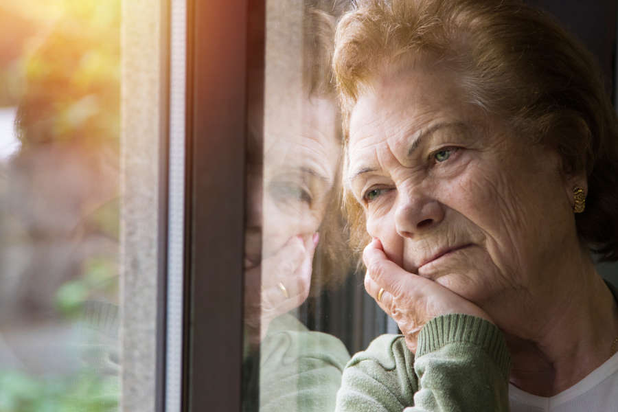 Soledad en personas mayores afecta a la salud